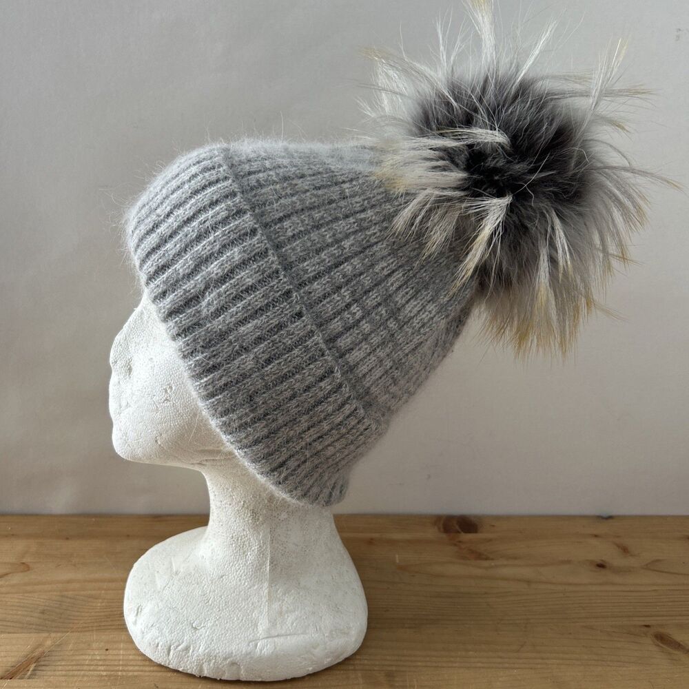 Linda Richards Beanie Grey Ribbed Knit Wool Hat w Fur Pom Pom Accent OS